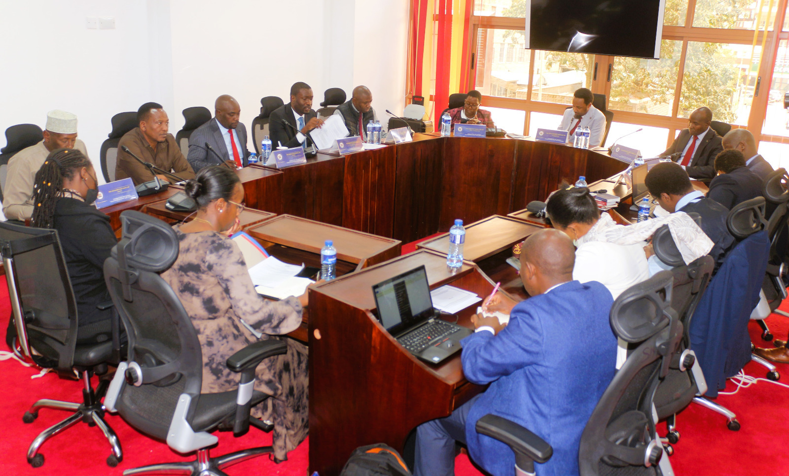 Senator Onyonka calls for scrutiny over JKIA leasing to Adani Airport Holdings Limited